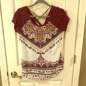 Maurice’s size medium top